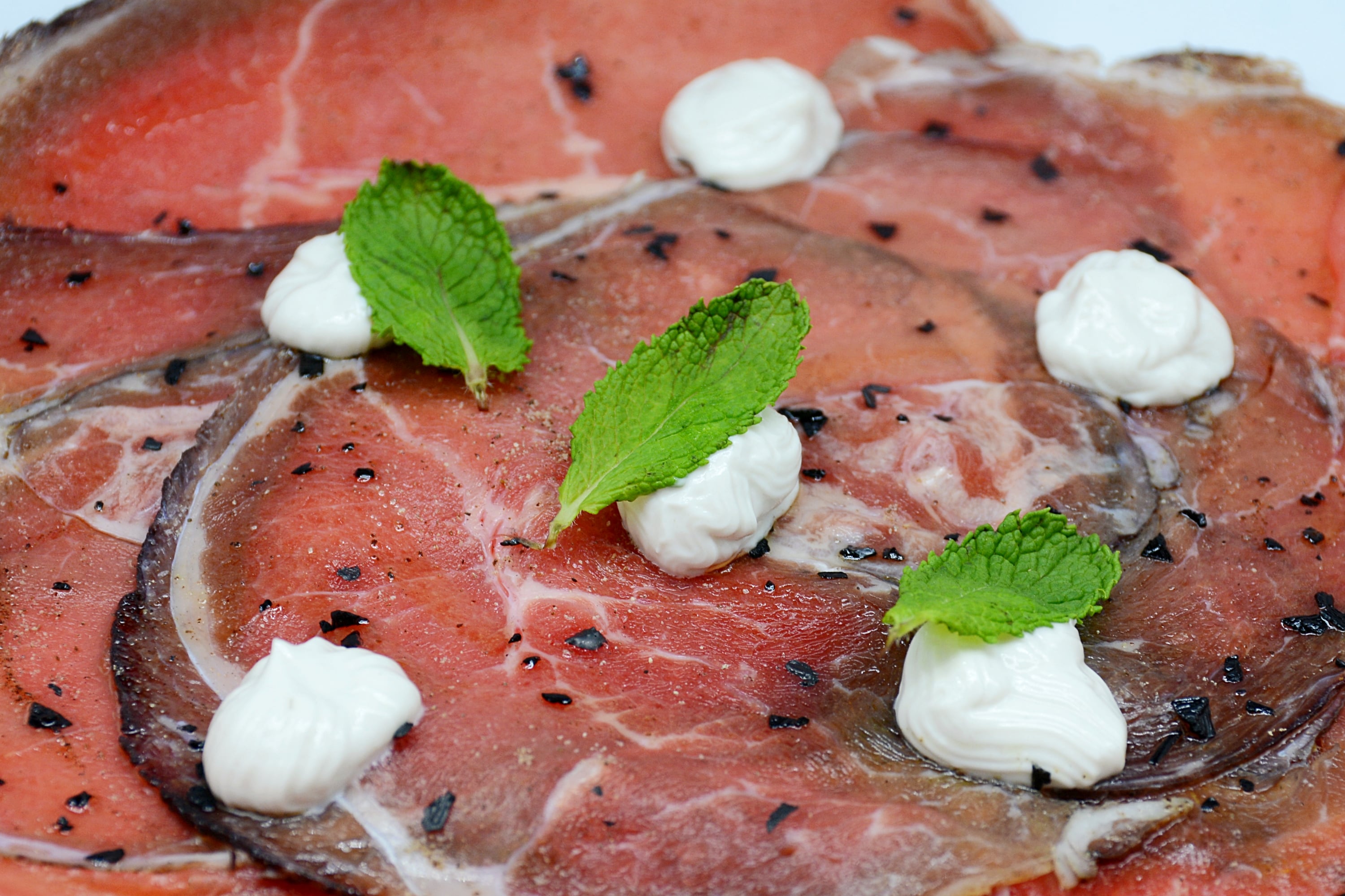  Carne marinata con maionese alle alici