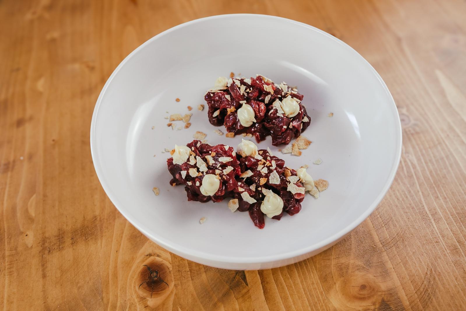 TARTARE DI PECORA CON GUTTIAU E MAIONESE ALLE ERBE 